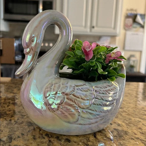 Ceramic Swan - Picture 10 of 11